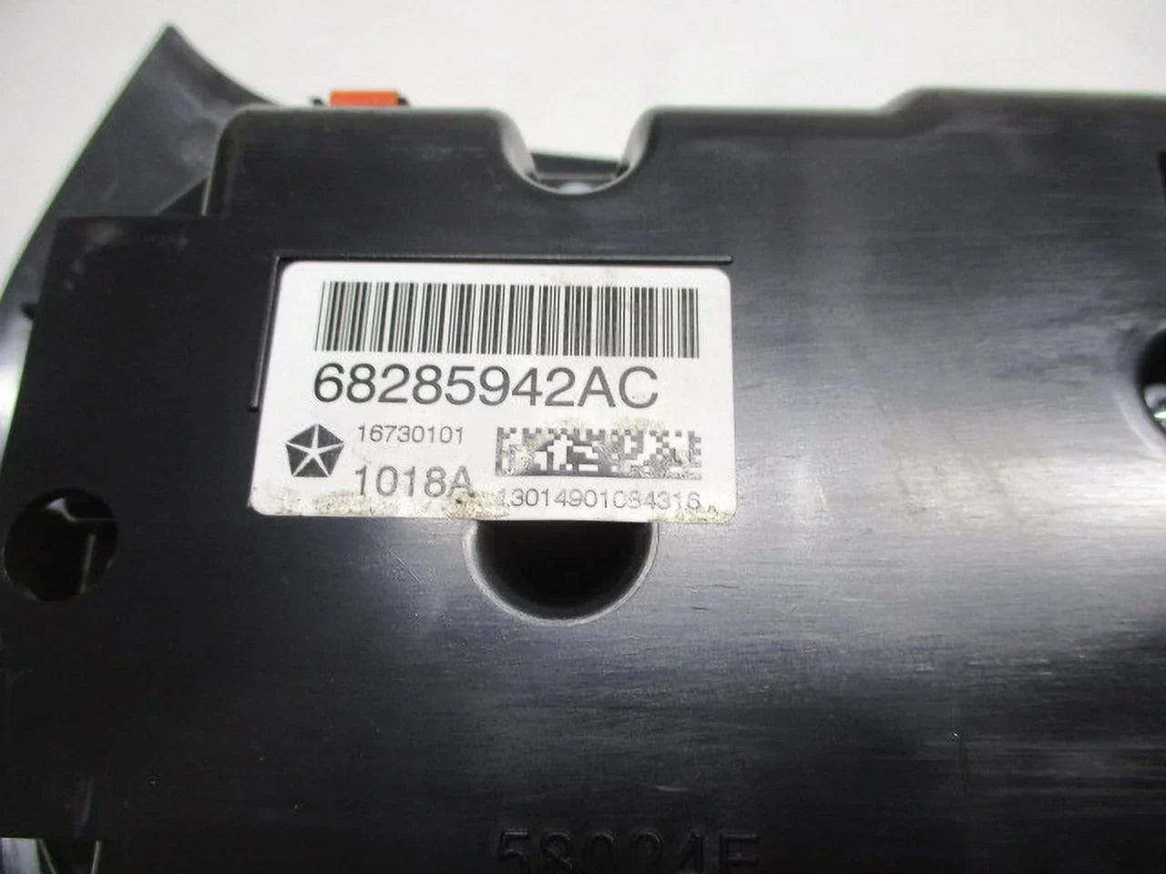 Pre-Owned 19 20 21 22 Jeep Cherokee Automatic Climate AC Heater Temperature Control OEM (Good)