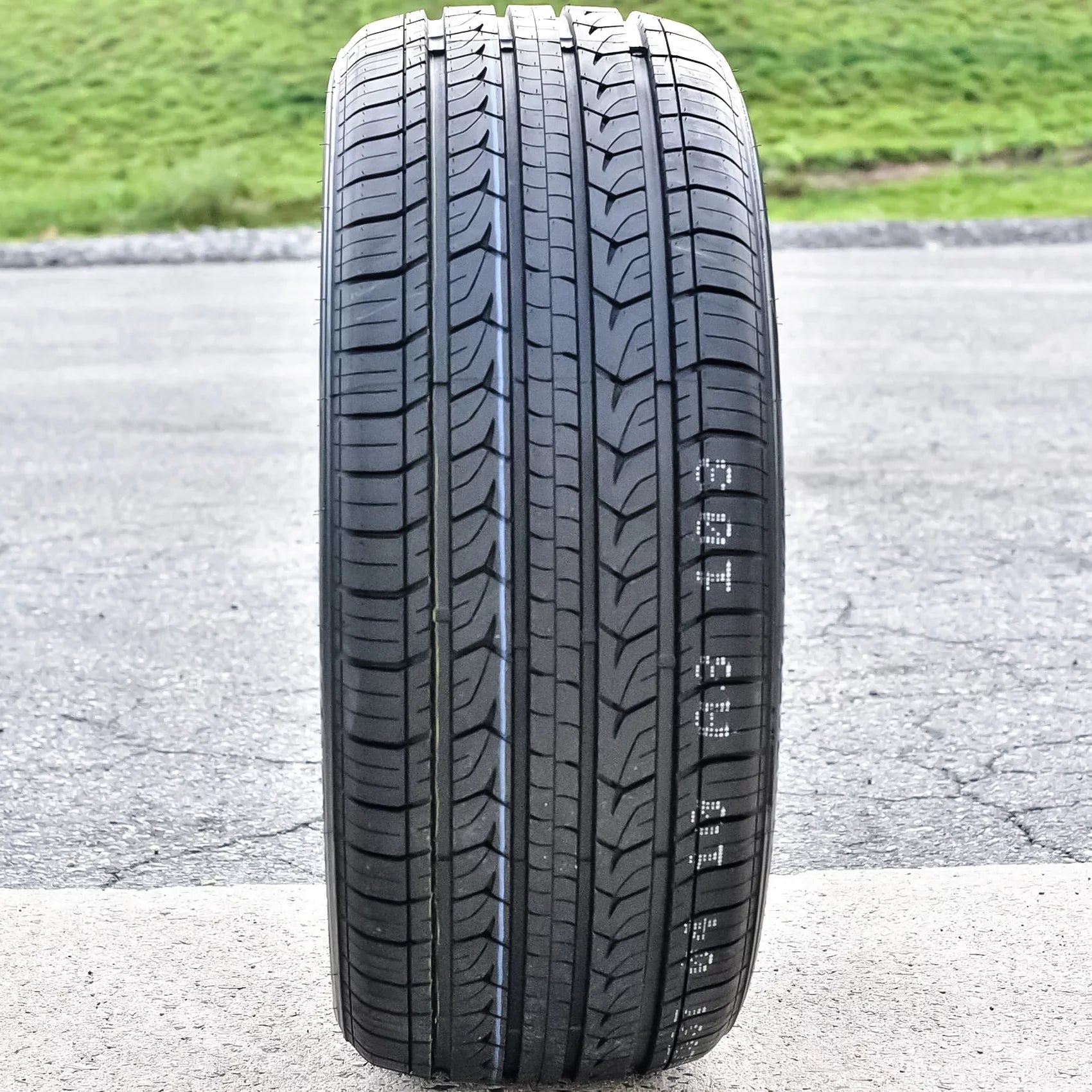 Set of 4 (FOUR) Joyroad Grand Tourer H/T 235/50R19 99V A/S All Season Tires Fits: 2018-19 Chevrolet Equinox Premier, 2020-23 Chevrolet Equinox LT