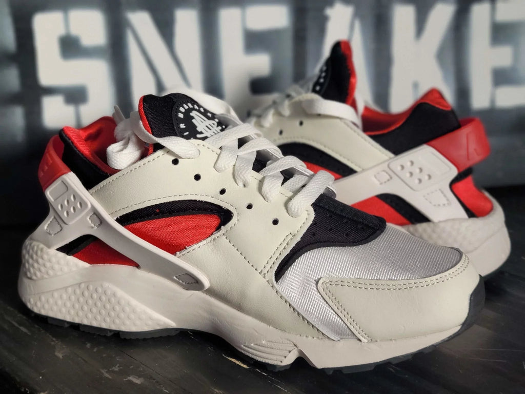 Nike Air Huarache White/Red Running Shoes DH4439-103 Women 7.5